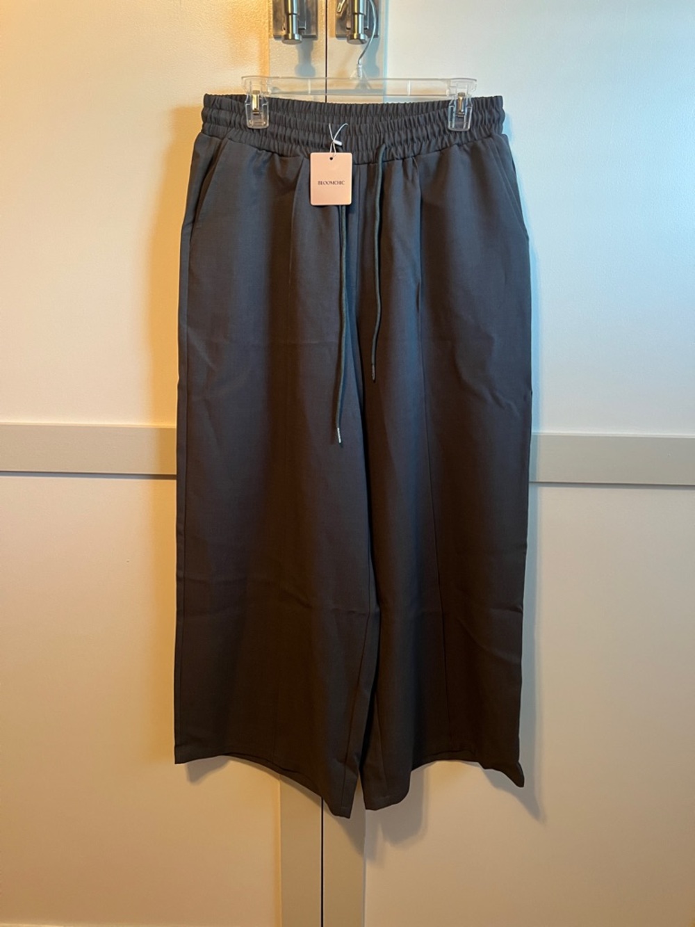 BloomChic Women's Wide-Leg Drawstring Pants in Charcoal